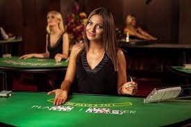 Antarmuka aplikasi mobile japan slot menampilkan dashboard beranda dengan pertandingan Liga 1 dan opsi permainan casino live